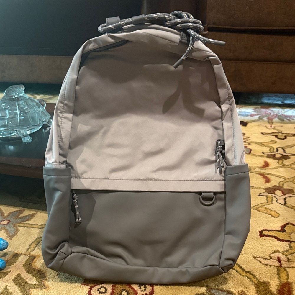 Thirty-One Stylish Gray Backpack